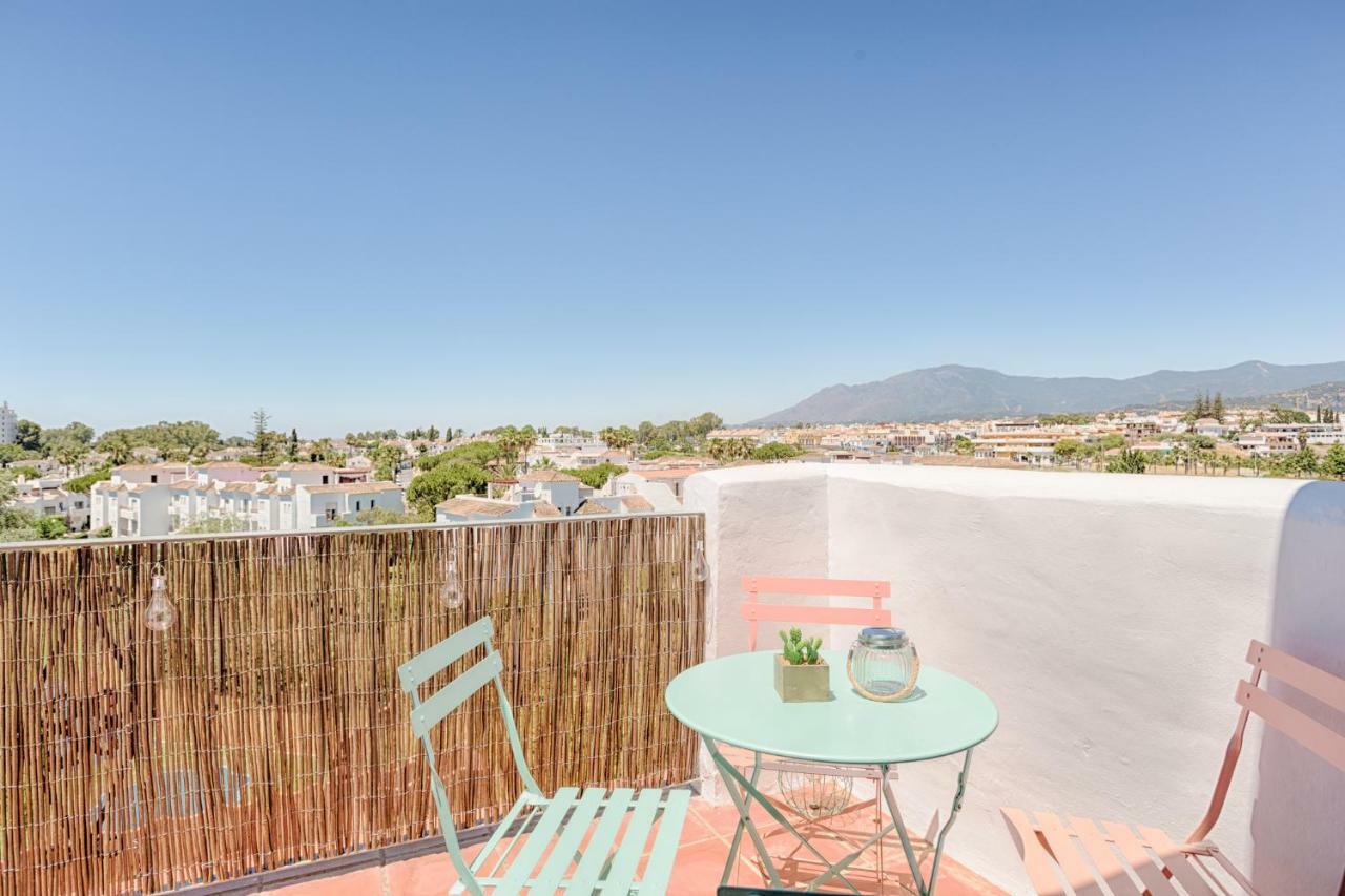 Апартаменты Sea & Mountain View Penthouse Эстепона Экстерьер фото