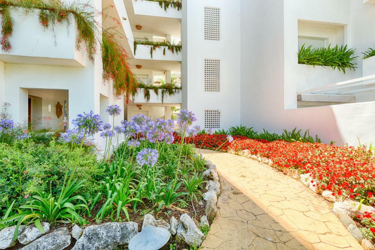 Апартаменты Sea & Mountain View Penthouse Эстепона Экстерьер фото